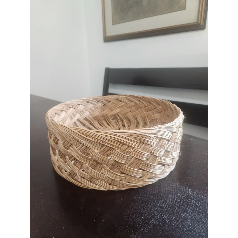Round Wicker Woven Basket Bowl Beige Freestanding Non-Lidded Medium Indoor